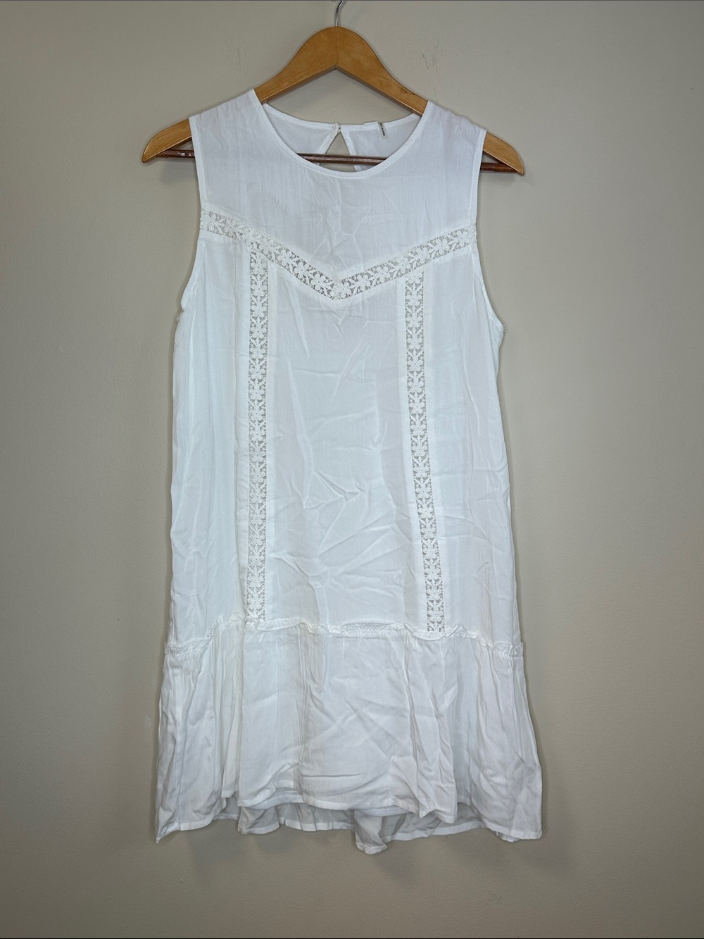L Love Sleeveless White Lace-Trim Dress Size Small